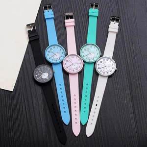 Montre unisexe de luxe à quartz avec motif Mignon Petit Chat, bracelet en cuir résistant à l'eau, logo personnalisé, emballage élégant - Product Image 2