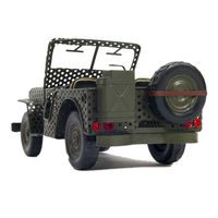 Modèle de Jeep Willys CJ-2A Overland Open Frame 1945, dimensions 29,2L x 12,7L x 16,5H cm, rectangulaire, en acrylique peint à la main, OMH AJ104, pour table.