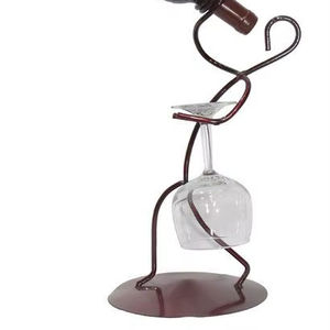 Porte-bouteilles en fer rustique, style ferme, finition métallique vieillie, porte-bouteilles à vin pour la décoration de cuisine champêtre - Product Image 1