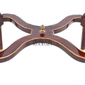 Table d'appoint ovale de luxe en acajou avec incrustation de marqueterie diamantée et accents en laiton doré orné pour une décoration de salon classique - Product Image 4