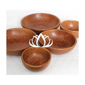 Bol en bois de noix de coco de vente chaude Bol naturel unique idéal pour une vie durable, cuisine-LOTUS BLEU du Vietnam - Product Image 1