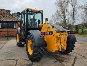 Chariot télescopique JCB 526-56 avec moteur et composants essentiels, 1000 heures, 4000 kg, pour la manutention de matériaux sur chantier - Product Image 4