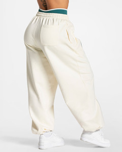 Proveedor Mayorista OEM Personalizado de Pantalones Deportivos Blancos de Pierna Ancha, Pantalones Deportivos de Algodón y Felpa para Gimnasio, Ropa Deportiva para Mujer, Pantalones y Pantalones de Chándal para Mujer - Product Image 6