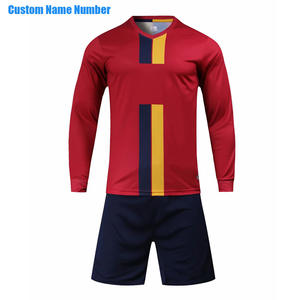 Fabricant OEM d'uniformes de football personnalisés, ensemble maillot et short de haute qualité, tissu respirant, impression numérique personnalisée, séchage rapide - Product Image 1