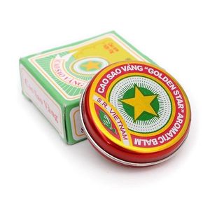 Baume en boîte Golden Star du Vietnam, souvenir culturel au design vintage et mélange aromatique local - Product Image 6