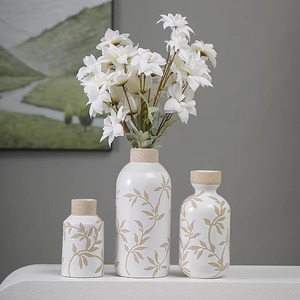 A la venta, jarrón de flores de cerámica blanco y beige, hermosa maceta decorada con flores pintadas para sala de estar y sala de estudio - Product Image 2