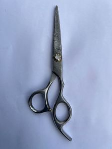 Ciseaux de coupe de cheveux en acier damas Ciseaux de coiffure à pointe pointue pour barbiers - Product Image 2