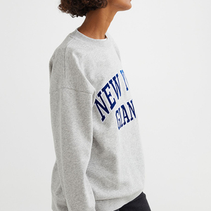 เสื้อสเวตเชิ้ตคอกลมสำหรับผู้หญิงเสื้อสเวตเชิ้ตคอกลมคอกลมแบบเรียบพิมพ์ลายปักผ้าโพลีเอสเตอร์ผ้าฝ้ายออกแบบได้ตามต้องการ - Product Image 3