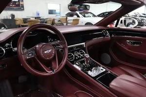 Bentley Continental GT V8 Cabriolet 2022 certifié, en bon état, boîte automatique, conduite à gauche, cuir foncé, turbo, transmission intégrale, jantes R18, régulateur de vitesse adaptatif - Product Image 4