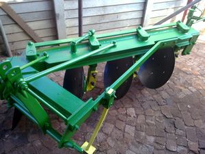 Grada de discos compensada montada en tractor de labranza de servicio pesado para arado de tierras agrícolas implemento agrícola eficiente - Product Image 3