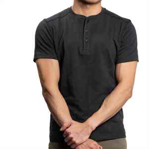 T-shirt Henley à manches courtes et col boutonné pour hommes pour les déplacements en plein air - Product Image 1