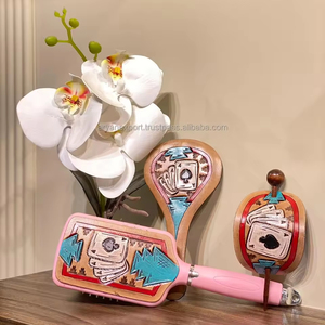 ขายร้อน 2024 ผู้หญิงจริงHandmadeแกะสลักดาดฟ้าของการ์ดหนัง 3 ชิ้นแปรงผมกระจกมือ & Hair Stickชุดโต๊ะเครื่องแป้ง - Product Image 2