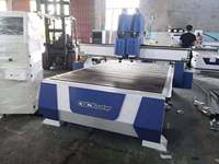 Machine de nesting CNC automatique 1325 pour la production de meubles