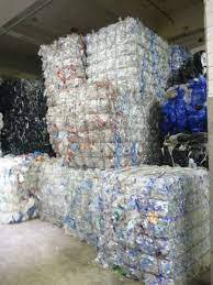 Prix d'usine, 100% PET de qualité moulage transparent, déchets plastiques / déchets de bouteilles en PET, multicolores, forme longue, fabriqué aux Pays-Bas - Product Image 3