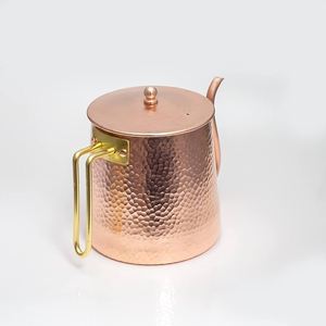 Carafe à eau en cuivre pur au design martelé, compatible lave-vaisselle et micro-ondes, décoration de table de cuisine pour la maison et les restaurants, prix de gros - Product Image 4