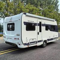 Caravane de luxe de haute qualité pour la famille, remorquable, avec toit rigide, salle de bain indépendante et auvent extérieur