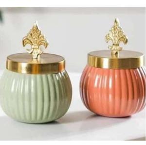 Lot de 2 bocaux à bougies en métal design décoration de table pour la maison bocal à bougies de forme ronde en fer multicolore avec couvercle - Product Image 1