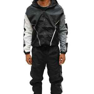 Conjunto de Sudadera con Capucha y Pantalones Cortos Deportivos Personalizables en Color Negro con Logotipo, Transpirables, Resistentes al Viento, con Chaqueta con Capucha Elegante - Product Image 2