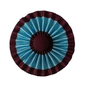 C'est une rosette maçonnique blanche et rouge avec un bouton central noir. - Product Image 4