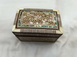 Boîte à bijoux en nacre faite à la main pour des lignes de beauté saines pour le stockage de bijoux de luxe - Product Image 4