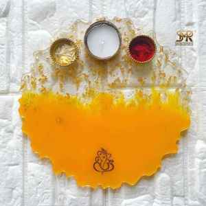 Plateau de Puja décoratif artisanal en résine époxy écologique, modèle style ange, finition polie pour Diwali - Product Image 1