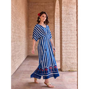 Vestido Maxi Mrignayani Dabu a Rayas con Corte Ajustado y Evase, con Aberturas Laterales, para Fiestas Nocturnas - Product Image 6