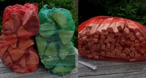 Bois de chauffage en chêne et hêtre séché au four dans un sac rouge, produit énergétique de haute qualité - Product Image 3