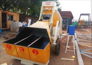 Mixeur à béton réversible de lall's (élévateur/mélangeur réversible/trémie) - Product Image 4