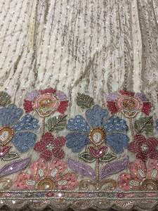 Tissu en soie brodé floral multicolore avec des paillettes pour les robes de mariée de créateur Lehenga Sherwani Couture, commande en gros - Product Image 5
