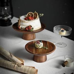 Plateau à gâteau rond en bois personnalisable, durable et écologique, décoration de table pour les fêtes d'anniversaire, technique polie - Product Image 2