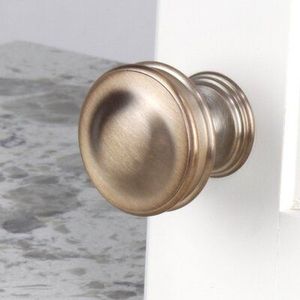 Pomo de Puerta Decorativo de Latón Dorado Diseñado para Decoración Festiva del Hogar y Mejoras Modernas en el Estilo de las Puertas - Product Image 6