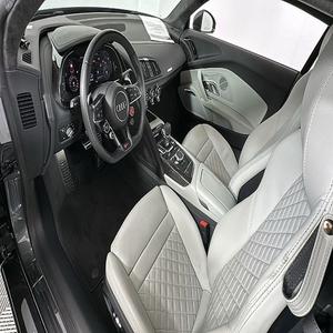 Alerte Offre Exceptionnelle! Audi R8 2021 Super Propre, Transmission Intégrale, Moteur V10 5.2L 532ch, Automatique, Noir, SUV de Luxe - Product Image 4