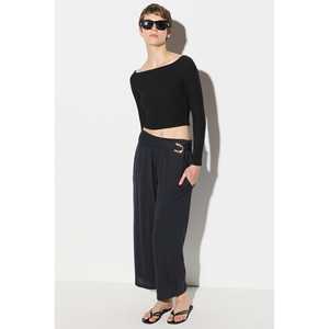 Plain <b>Black</b> Twill <b>Fabric</b> Square Collar Crop - Product Image 1