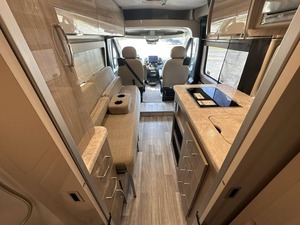 Fournisseur de camping-car motorisé d'occasion 2024 Thor Motor Coach Scope 18M Classe B à gaz à vendre - Product Image 3