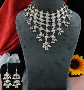 Ensemble de bijoux tribaux oxydés traditionnels en argent fête de mariage de fête tour de cou et boucles d'oreilles pour femmes vêtements de bijoux de mode - Product Image 1