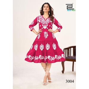 Impresionante Top Largo de Rayón Lakhnavi con un Elegante Patrón Étnico, Perfecto para el Guardarropa de la Mujer - Product Image 1