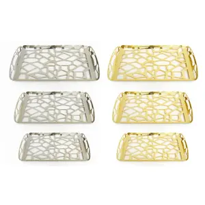 Plateau de service en métal décoratif fait à la main au meilleur prix avec finition dorée utilisé pour la décoration de la maison et le service - Product Image 3