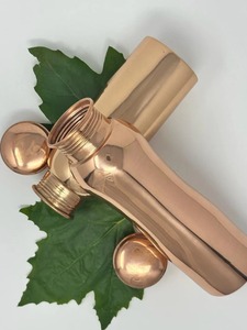 Bouteille d'eau en cuivre légère et durable pour la consommation directe au bureau à domicile pour les cadeaux pendant les vacances - Product Image 3