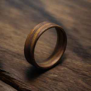 Anillo de madera personalizado para boda hecho a mano con material de madera grabada pulida gratis de HUMAYUN WORLD CRAFTS - Product Image 1