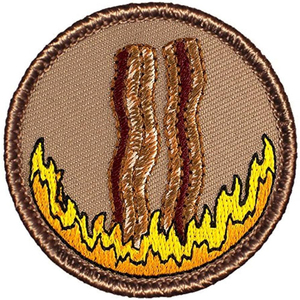 Parche Flaming Bacon Patrol de 2 pulgadas de diámetro, tela bordada redonda para coser con decoración de cuentas - Product Image 1