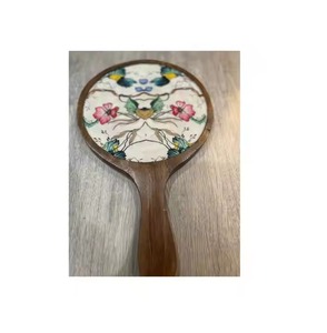 Tabla de cortar de madera hecha a mano para la preparación de comidas sin esfuerzo, perfecta para cortar y exhibir el mostrador de la cocina - Product Image 3