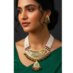 Conjunto de Collar y Aretes de Diseño de Alta Calidad con Baño de Oro Estilo Jadau para Bodas y Fiestas, Colección para Mujer - Product Image 1