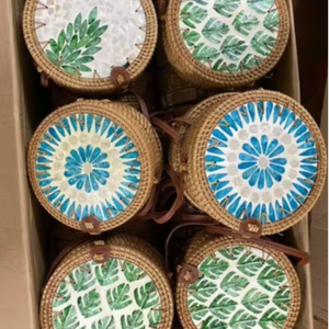 กระเป๋าหวายทนทานและน้ำหนักเบาเหมาะสำหรับใช้ในชีวิตประจำวันการเดินทางและคอลเลกชันแฟชั่นชายฝั่ง - Product Image 1