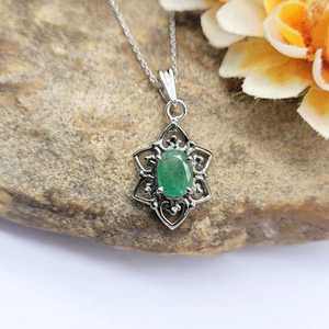 Pendentif Fleur en Argent Sterling avec Émeraude, Bijou de Naissance de Mai, Collier Élégant, Cadeau pour Femmes et Filles, Bijoux à la Mode - Product Image 6