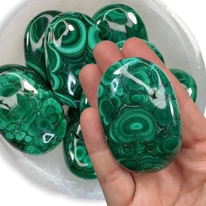 Piedra de Palma de cristal de malaquita fascinante, piedra preciosa semipreciosa pulida del mejor proveedor para decoración del hogar, Fengshui tallado - Product Image 2