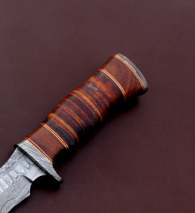 Cuchillo de caza Bowie de acero de Damasco de alta calidad hecho a mano de lujo personalizado mango de Micarta marrón Funda de cuero cuchillo directo OEM - Product Image 5