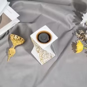 Brûleur d'arôme en céramique doré Festival arabe du Moyen-Orient Brûleur d'encens portatif Ornements décoratifs pour la maison Brûleur - Product Image 6