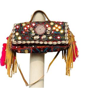 กระเป๋าสะพายไหล่ผู้หญิงสไตล์ Banjara งานปักหรูหราแบบวินเทจ กระเป๋าคลัทช์สำหรับผู้หญิง ช้อปปิ้ง ออกงานกลางคืน กระเป๋าสะพายไหล่ขายส่ง 2023 - Product Image 3