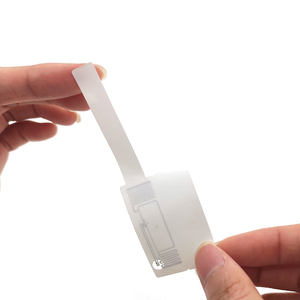 แท็กฉลาก RFID LED UHF แบบพิมพ์ได้ดีไซน์ใหม่พร้อมไฟแฟลช LED สําหรับการติดตามสินค้าคงคลัง - Product Image 4
