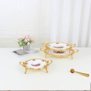 Plateau en métal avec poignées dorées et impression en émail nouveauté assiette décorative décor de table à manger plateaux de serveur de nourriture - Product Image 5